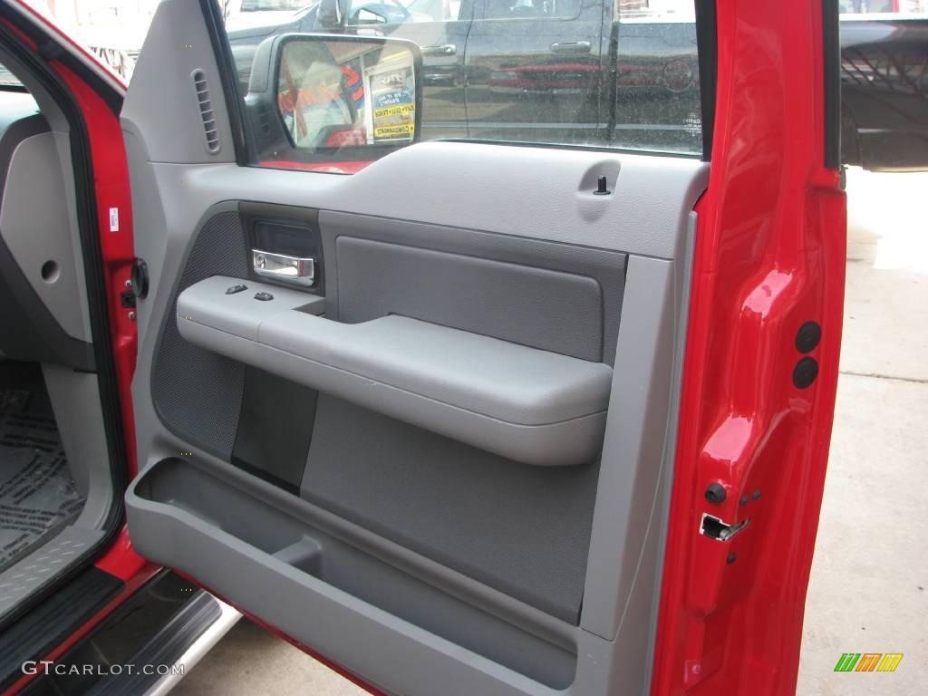 2005 F150 XLT SuperCab 4x4 - Bright Red / Medium Flint/Dark Flint Grey photo #22