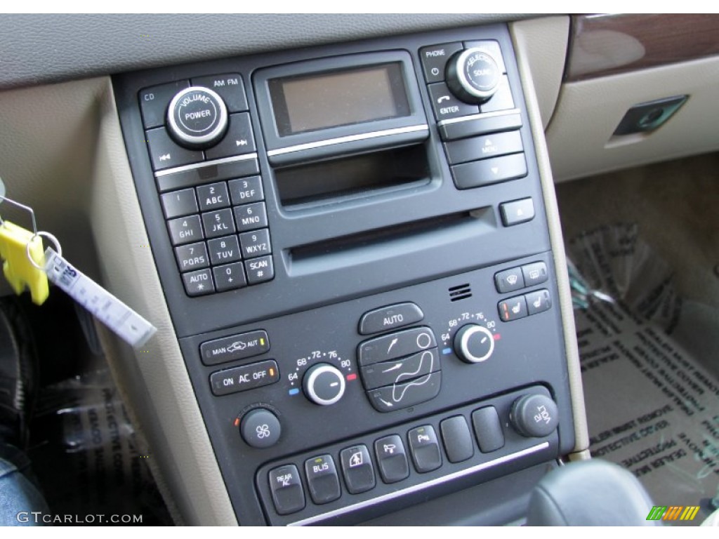 2012 Volvo XC90 3.2 AWD Controls Photos