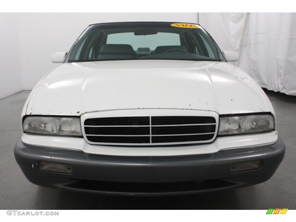 1996 Regal Gran Sport Sedan - Bright White / Gray photo #2