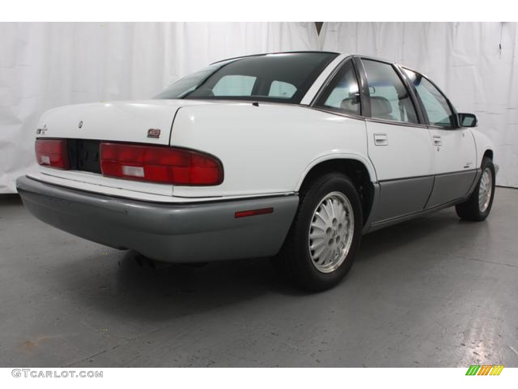 1996 Regal Gran Sport Sedan - Bright White / Gray photo #5