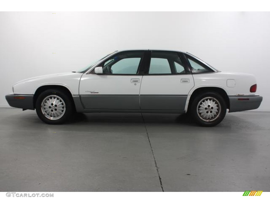 1996 Regal Gran Sport Sedan - Bright White / Gray photo #8