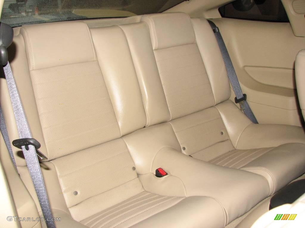 2007 Mustang GT Premium Coupe - Performance White / Medium Parchment photo #11