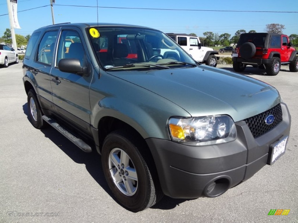 2007 Escape XLS - Titanium Green Metallic / Medium/Dark Pebble photo #11