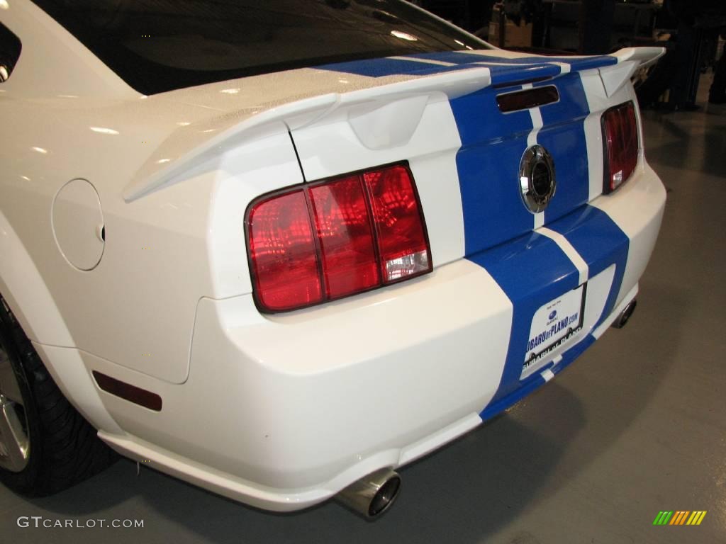 2007 Mustang GT Premium Coupe - Performance White / Medium Parchment photo #26