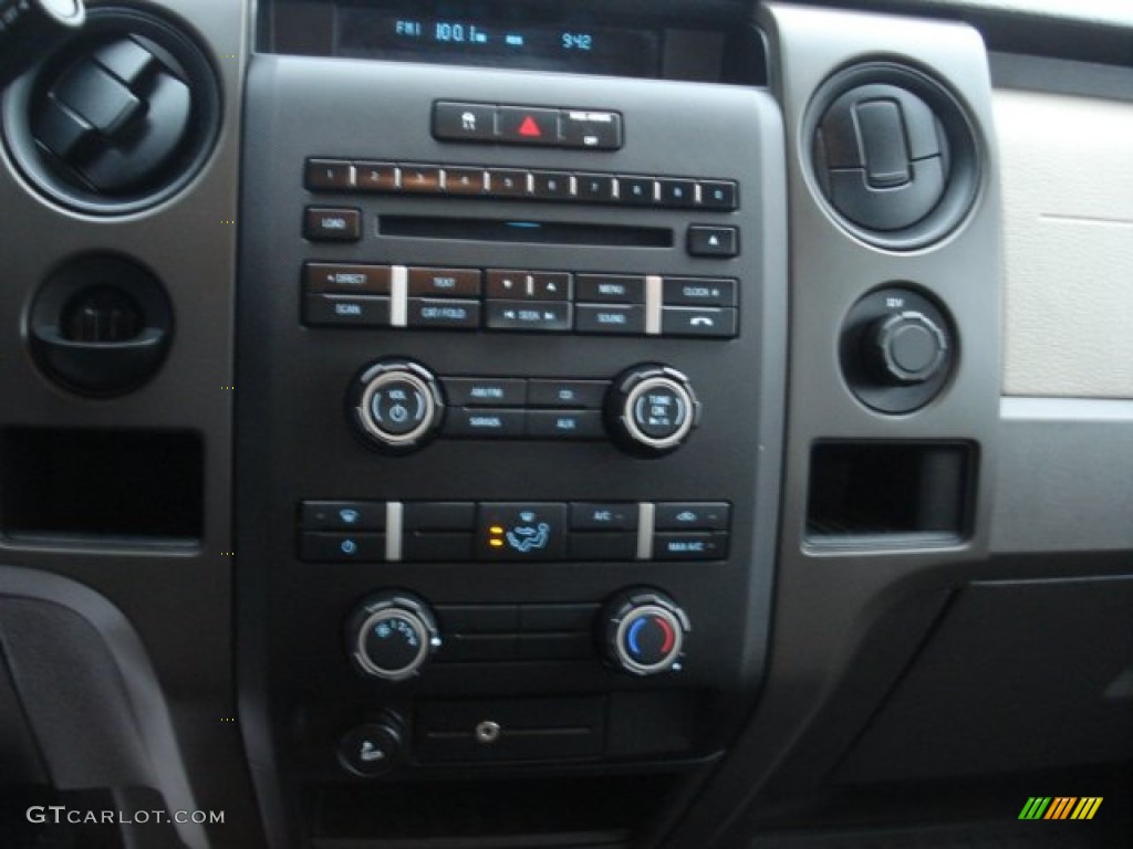 2010 F150 STX SuperCab 4x4 - Tuxedo Black / Medium Stone photo #22