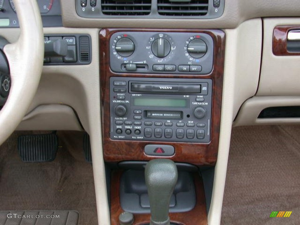 1999 Volvo C70 LT Convertible Controls Photo #62098700