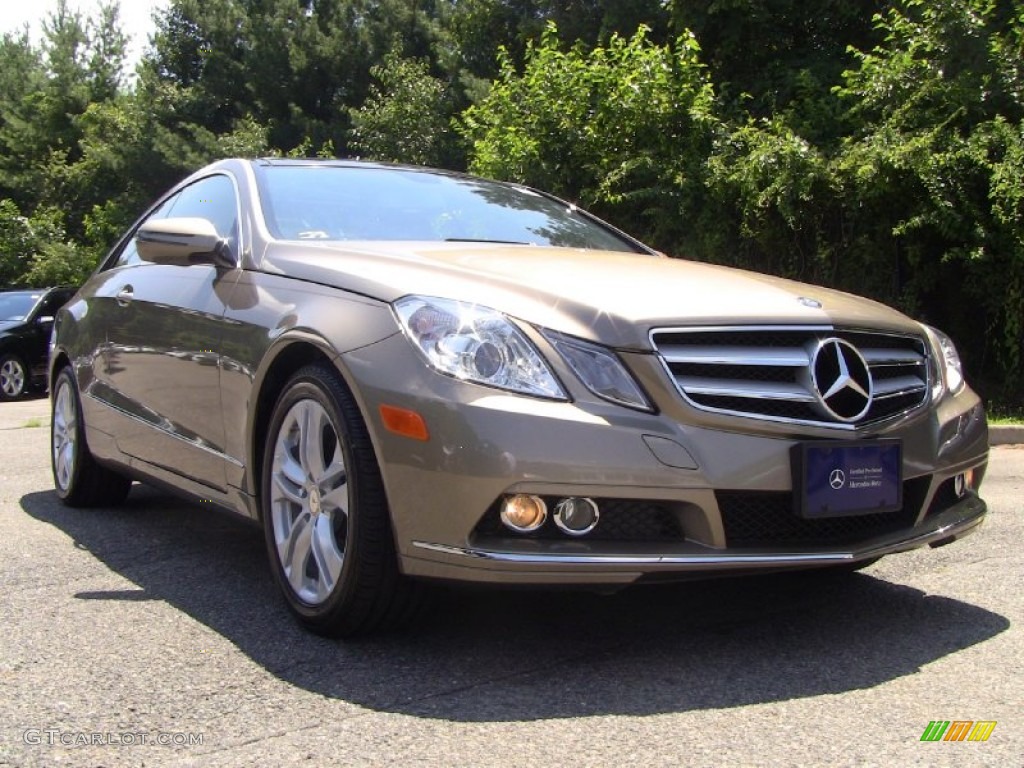 2010 E 350 Coupe - Pearl Beige Metallic / Black photo #3