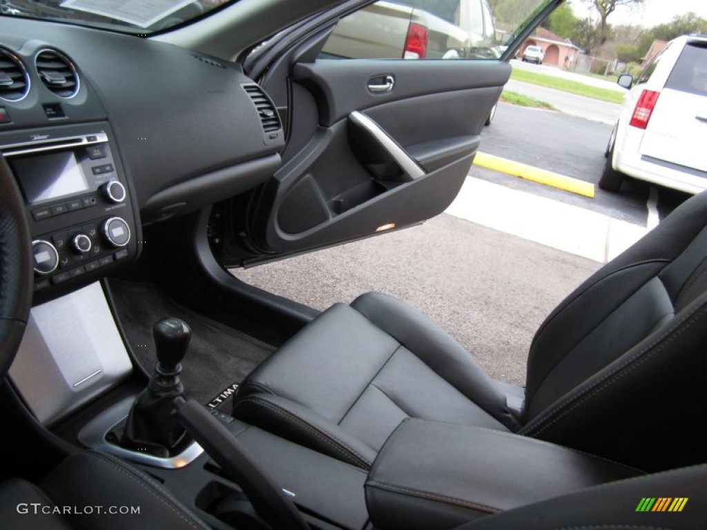 Charcoal Interior 2011 Nissan Altima 3.5 SR Coupe Photo #62101392