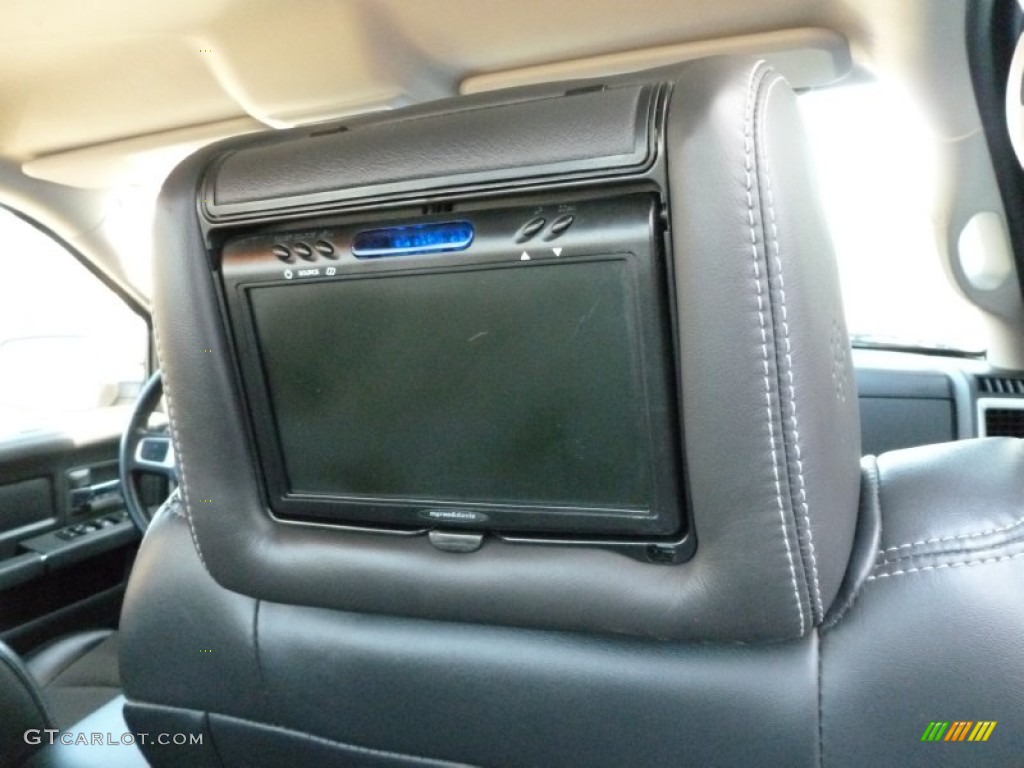 2009 Ram 1500 Sport Quad Cab 4x4 - Brilliant Black Crystal Pearl / Dark Slate/Medium Graystone photo #18