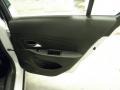 Summit White - Cruze LT Photo No. 9