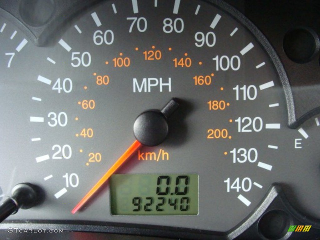 2005 Focus ZX5 SES Hatchback - CD Silver Metallic / Charcoal/Charcoal photo #11