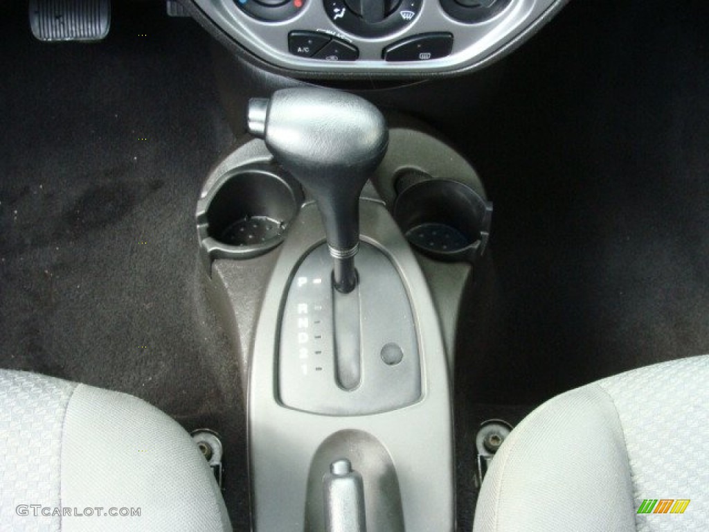 2005 Focus ZX5 SES Hatchback - CD Silver Metallic / Charcoal/Charcoal photo #13