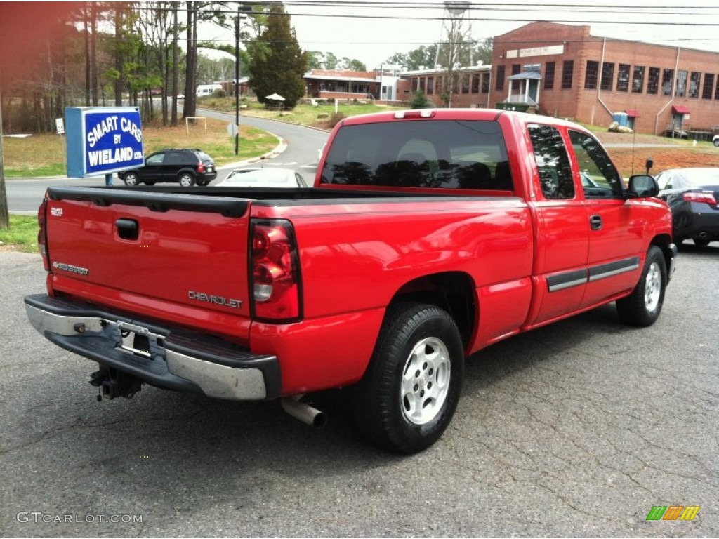 2004 Silverado 1500 LS Extended Cab - Victory Red / Dark Charcoal photo #3
