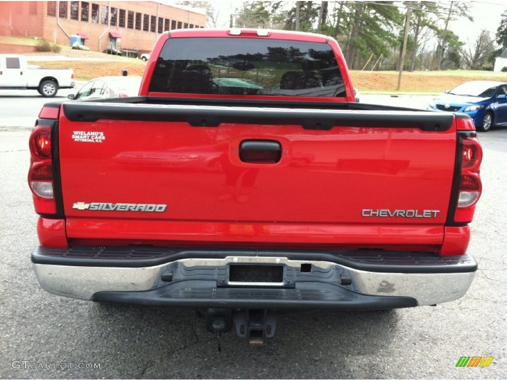 2004 Silverado 1500 LS Extended Cab - Victory Red / Dark Charcoal photo #4
