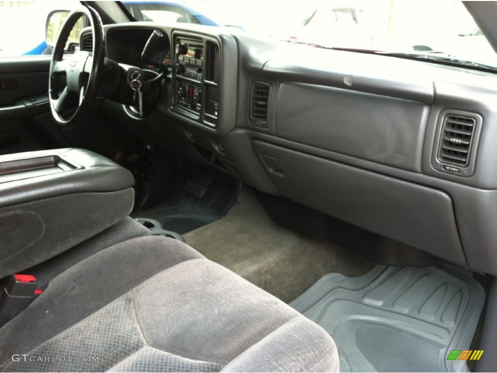 2004 Silverado 1500 LS Extended Cab - Victory Red / Dark Charcoal photo #13