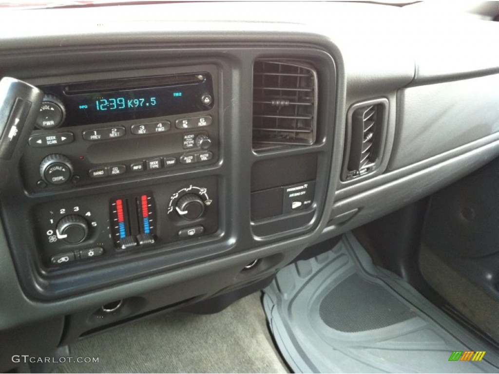 2004 Silverado 1500 LS Extended Cab - Victory Red / Dark Charcoal photo #24