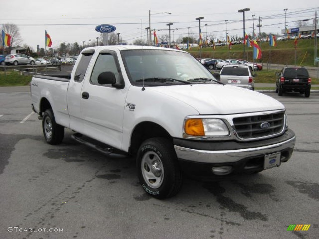 2004 F150 XL Heritage SuperCab 4x4 - Oxford White / Heritage Graphite Grey photo #4