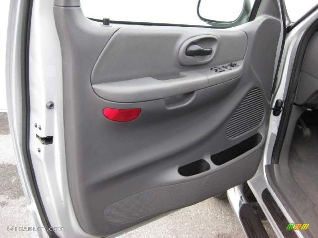 2003 Ford F150 XLT SuperCab 4x4 Medium Graphite Grey Door Panel Photo #62113238