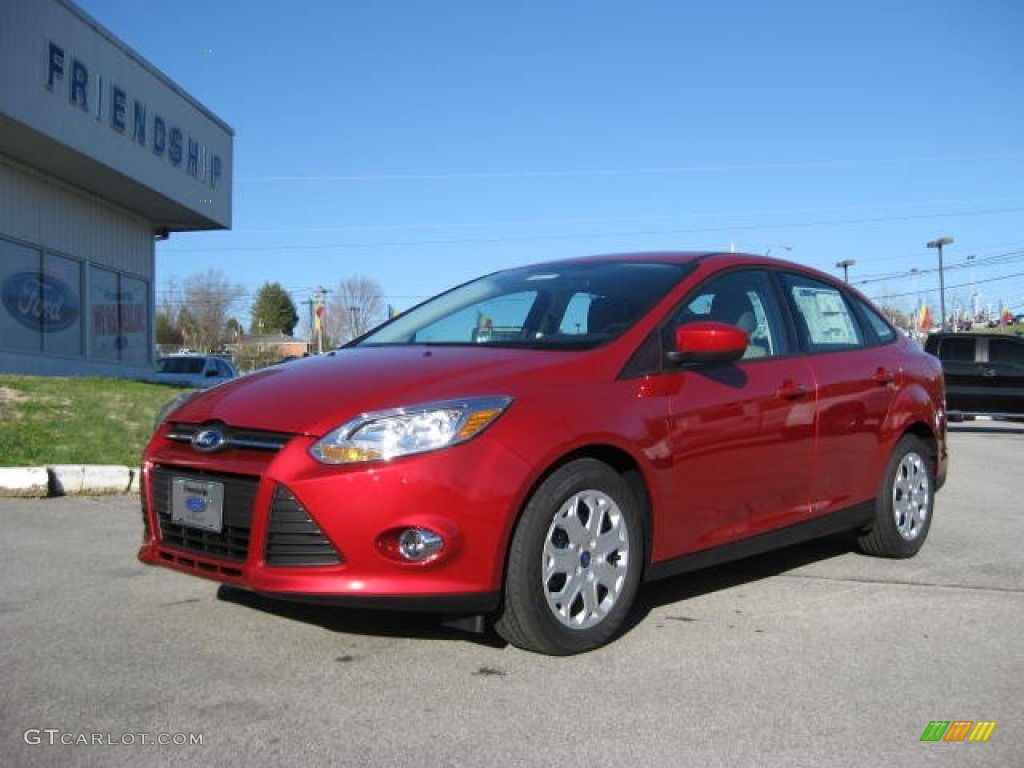 2012 Focus SE Sedan - Red Candy Metallic / Stone photo #2