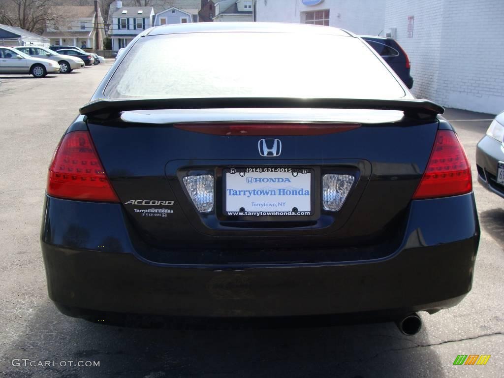 2006 Accord SE Sedan - Nighthawk Black Pearl / Ivory photo #6