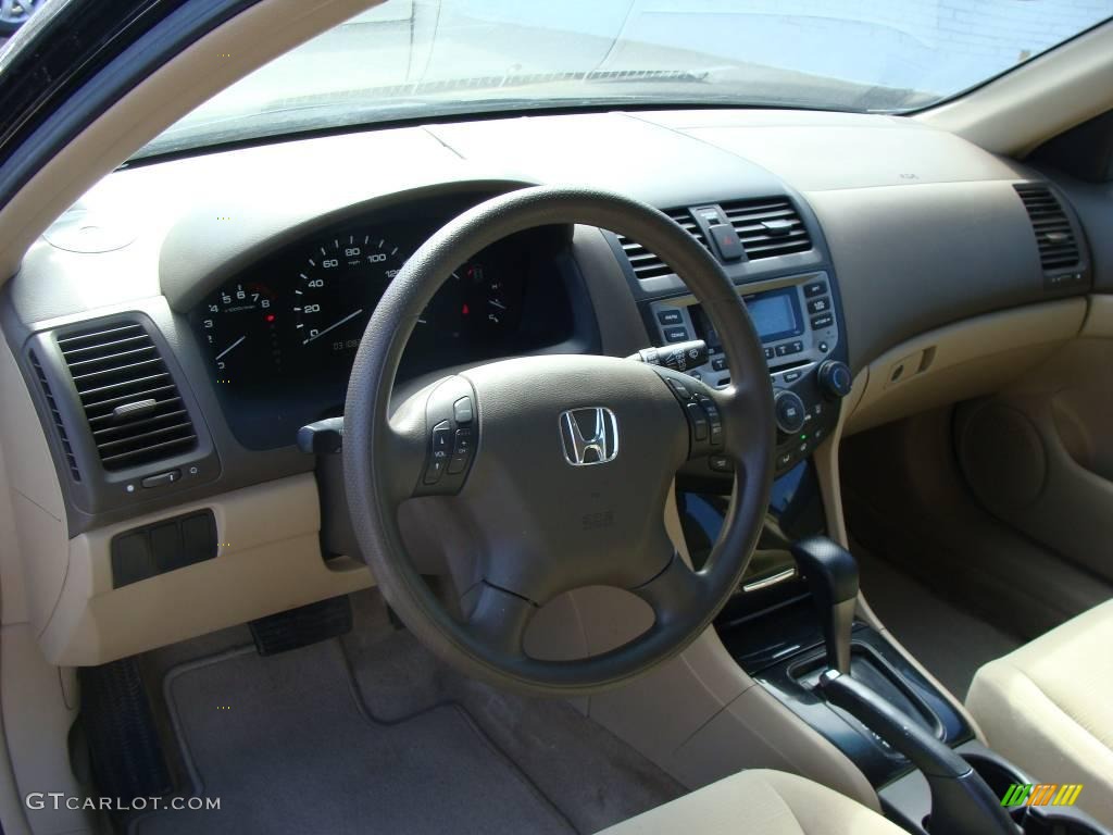2006 Accord SE Sedan - Nighthawk Black Pearl / Ivory photo #9