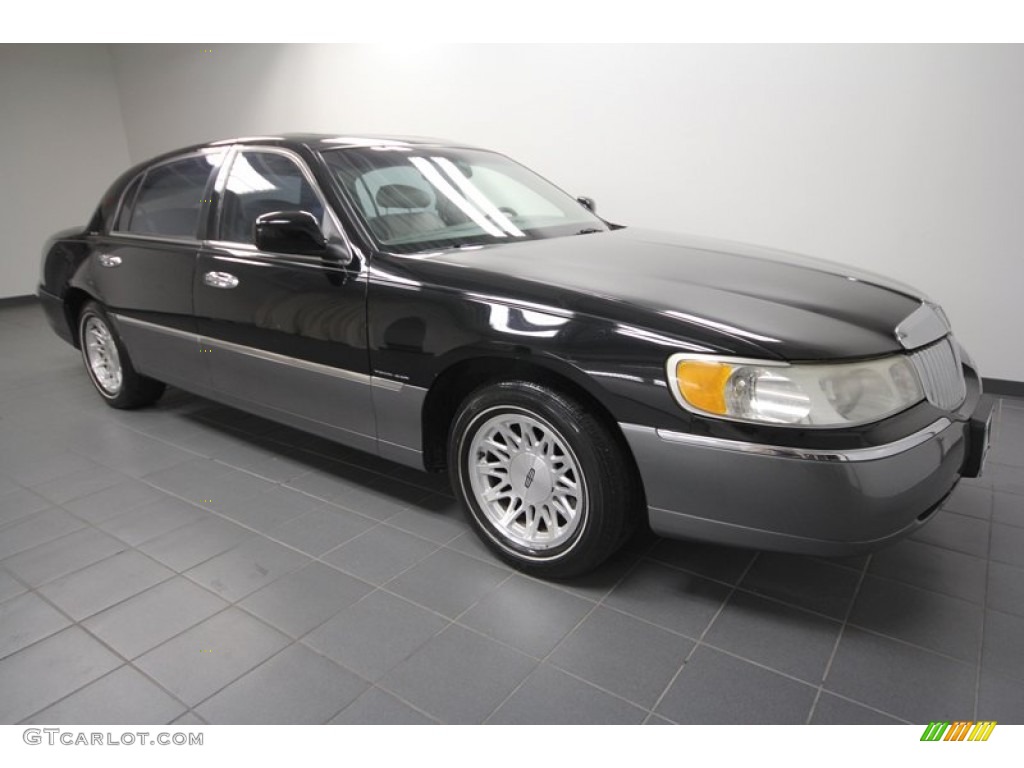 1999 Town Car Signature - Ebony Black / Light Graphite photo #8