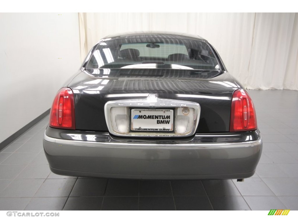 1999 Town Car Signature - Ebony Black / Light Graphite photo #10
