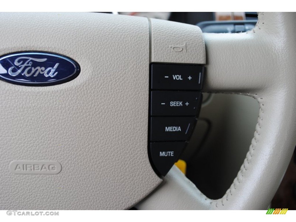 2005 Ford Five Hundred Limited Controls Photo #62115193