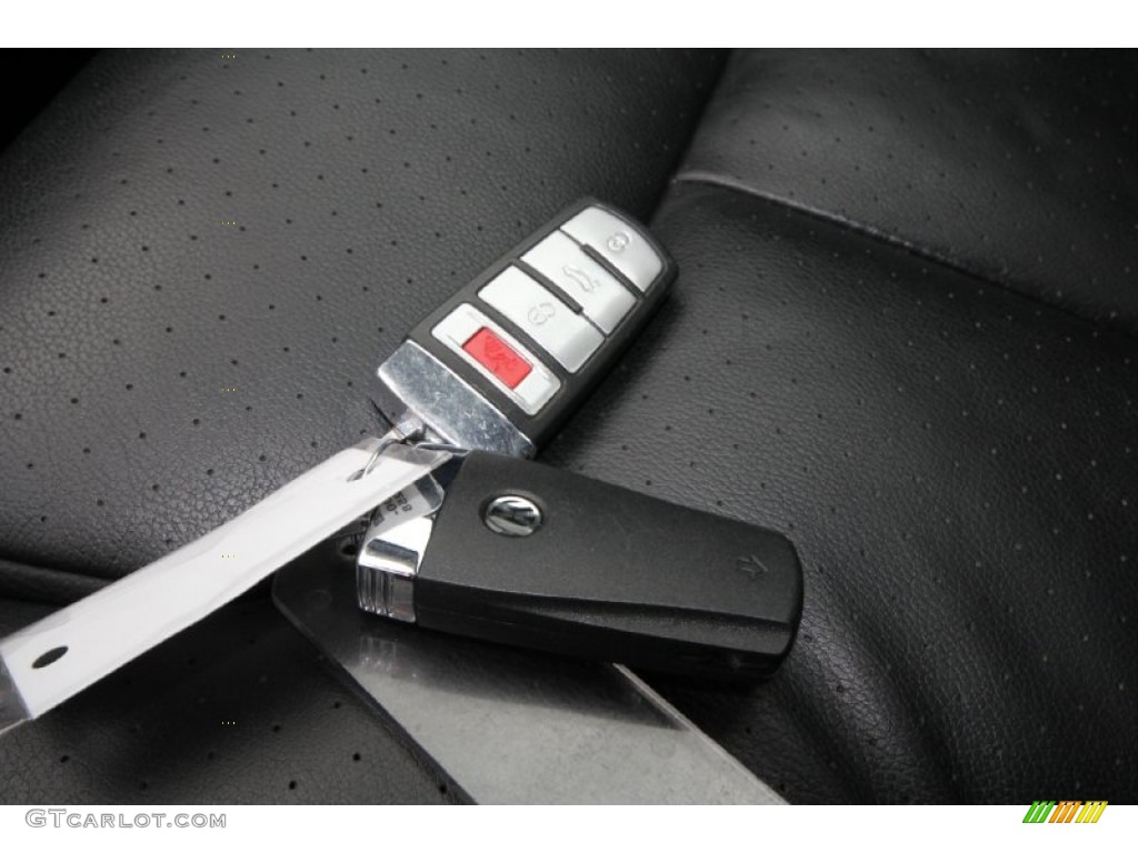 2008 Volkswagen Passat Turbo Wagon Keys Photo #62116314