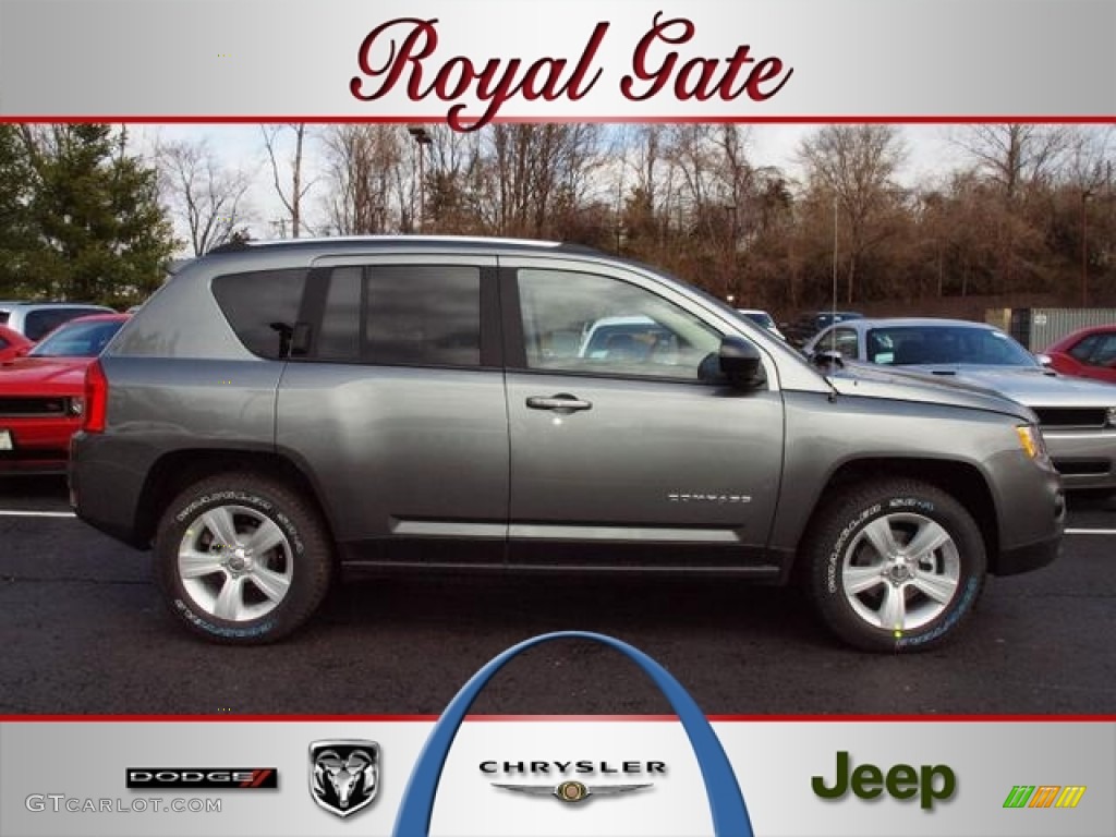 2012 Compass Latitude 4x4 - Mineral Gray Metallic / Dark Slate Gray/Light Pebble Beige photo #1