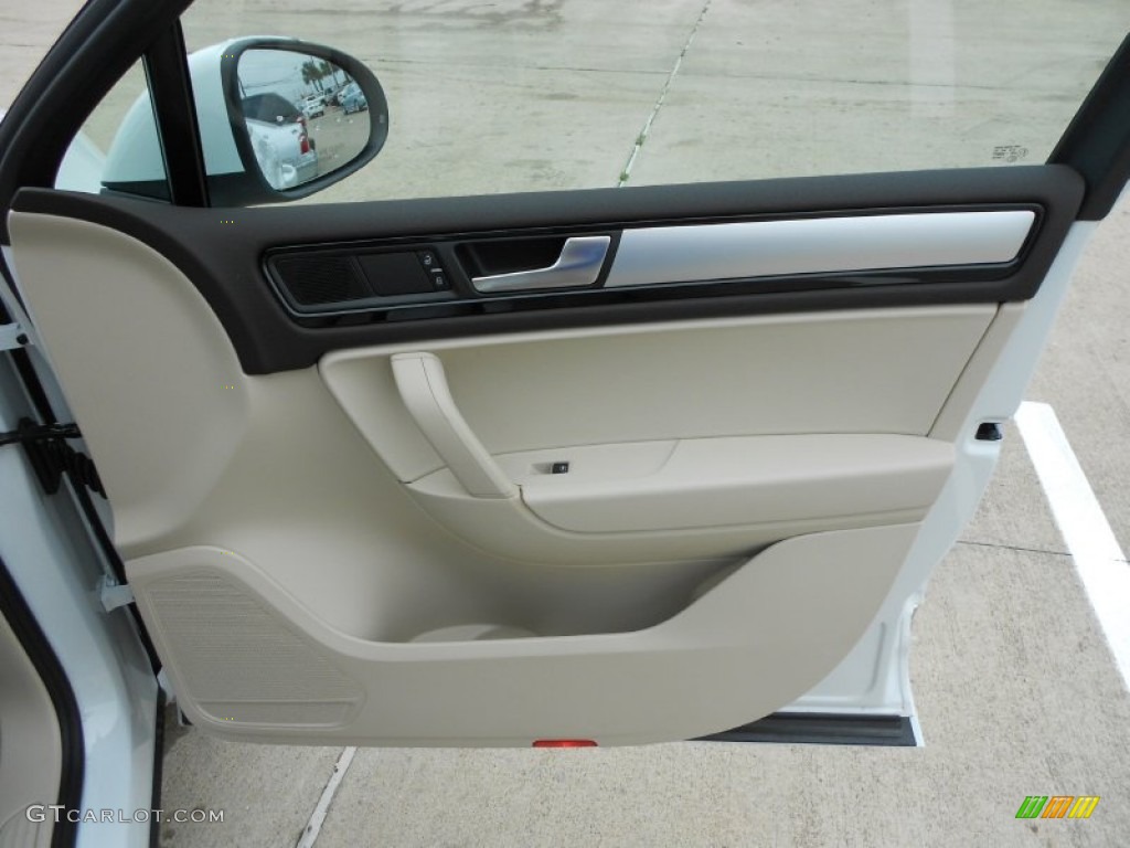 2012 Volkswagen Touareg TDI Sport 4XMotion Cornsilk Beige Door Panel Photo #62119001