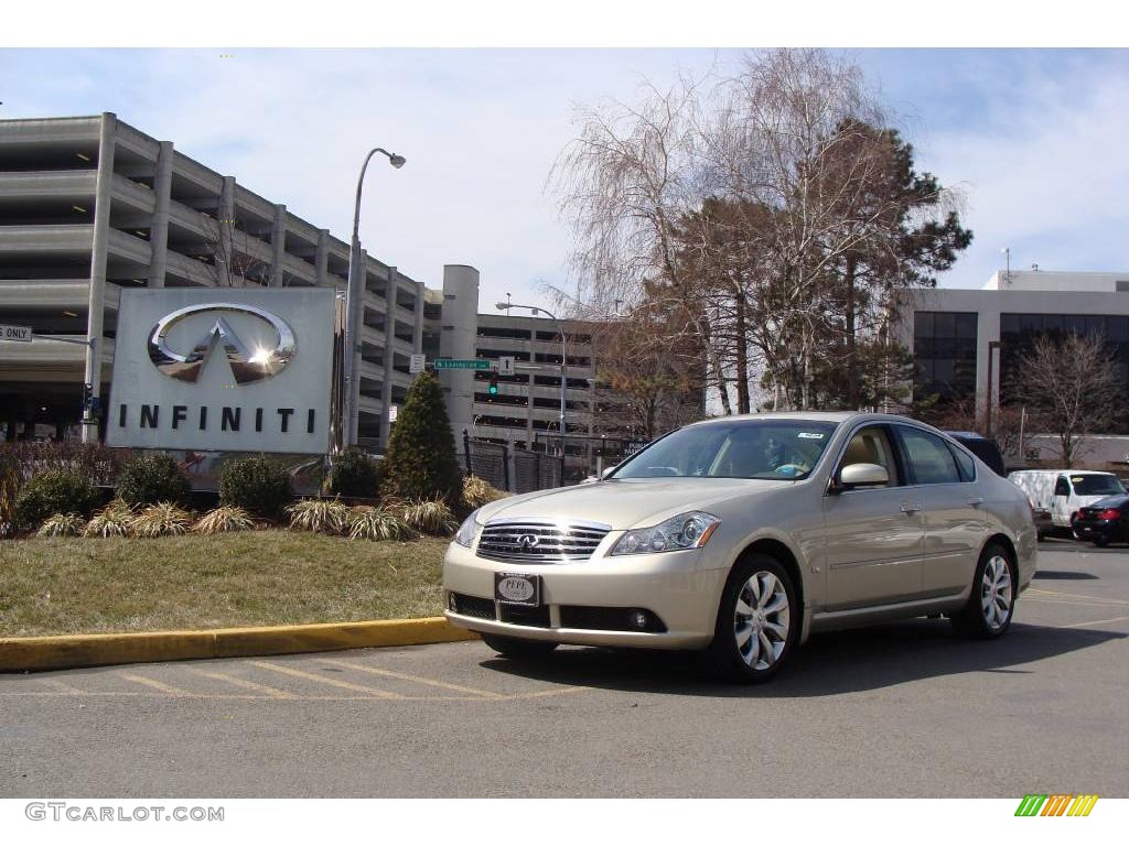 2006 M 35x Sedan - Serengeti Sand Metallic / Wheat photo #1