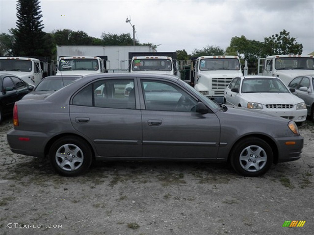 2004 Accent GL Sedan - Stormy Gray / Gray photo #12