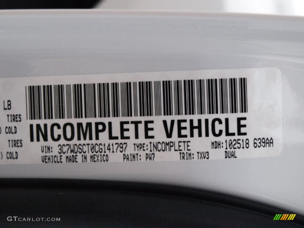 2012 Ram 3500 HD ST Crew Cab Chassis - Bright White / Dark Slate/Medium Graystone photo #6