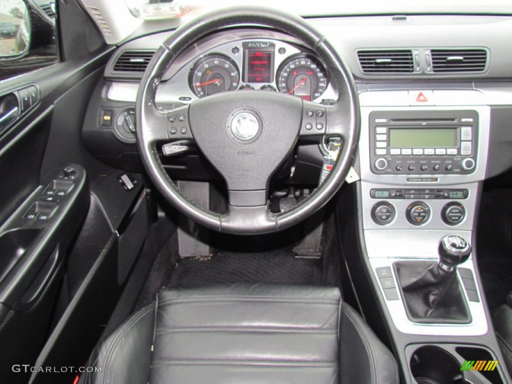2007 Volkswagen Passat 2.0T Sedan Controls Photo #62125358