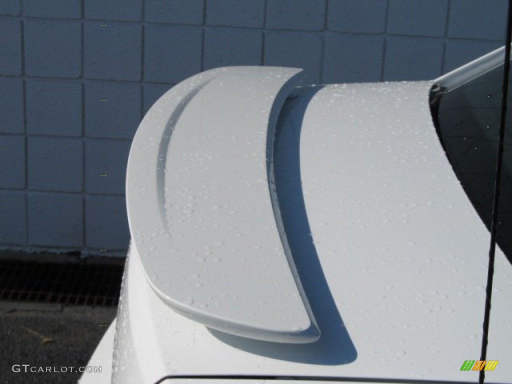 2010 Cobalt LT Sedan - Summit White / Ebony photo #4