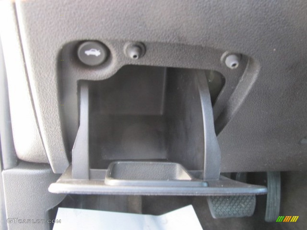 2010 Cobalt LT Sedan - Summit White / Ebony photo #15