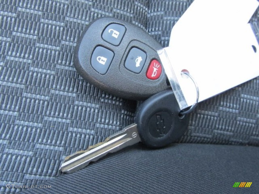 2010 Cobalt LT Sedan - Summit White / Ebony photo #20