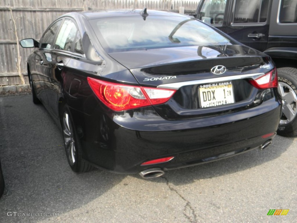 2011 Sonata SE - Midnight Black / Black photo #6