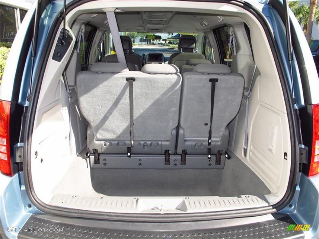 2010 Chrysler Town & Country Touring Trunk Photo #62135039