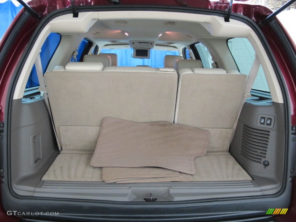 2004 Navigator Luxury 4x4 - Merlot Red Metallic / Light Parchment photo #11