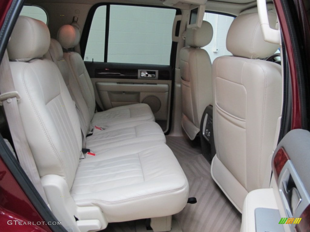 2004 Navigator Luxury 4x4 - Merlot Red Metallic / Light Parchment photo #22