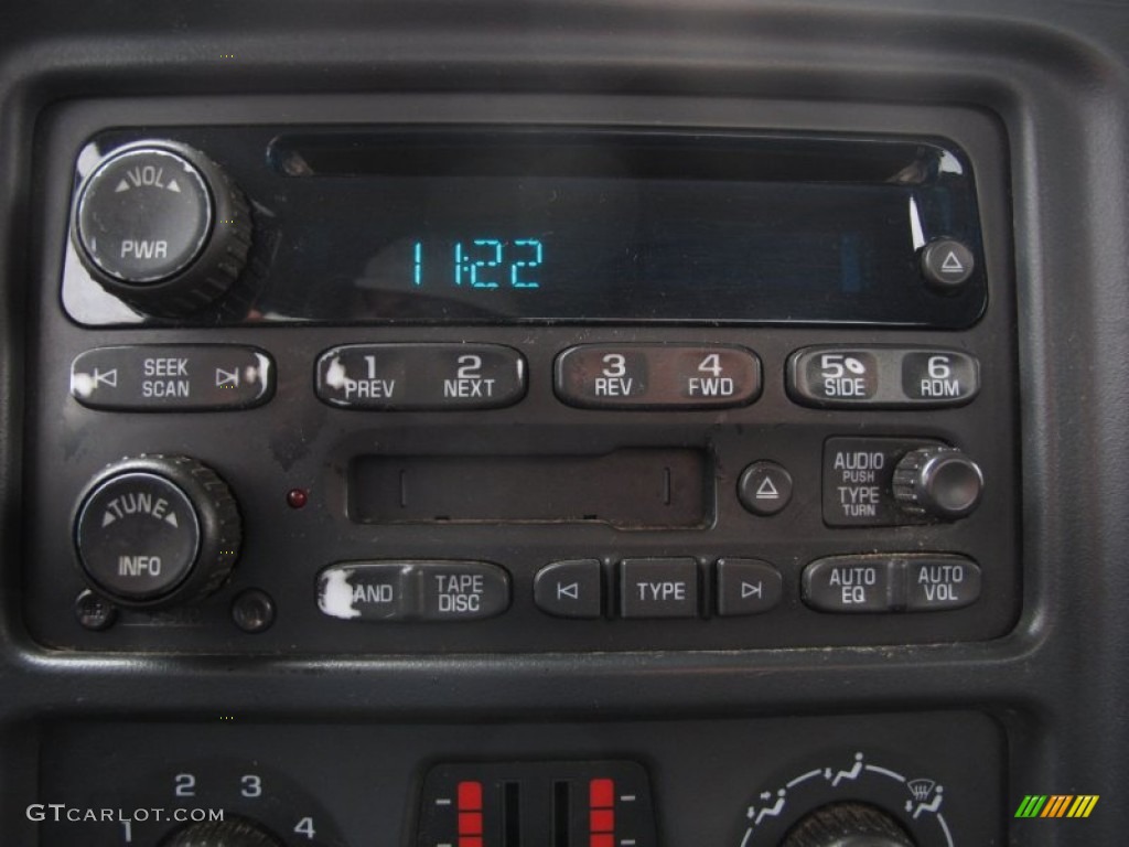 2005 Chevrolet Silverado 2500HD LS Extended Cab Audio System Photos