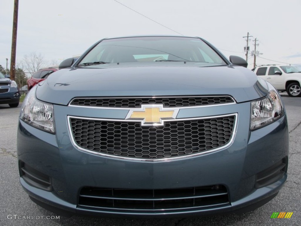 2012 Cruze LS - Blue Granite Metallic / Jet Black/Medium Titanium photo #2