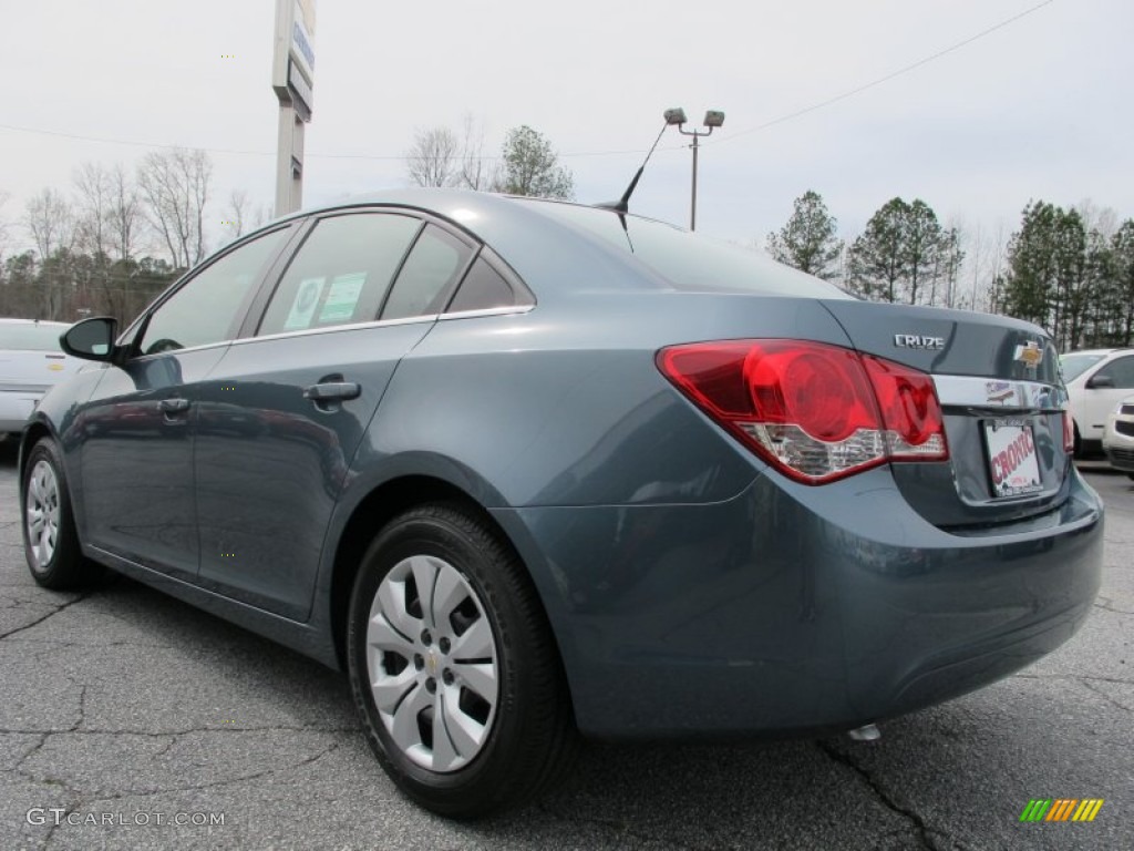 2012 Cruze LS - Blue Granite Metallic / Jet Black/Medium Titanium photo #5
