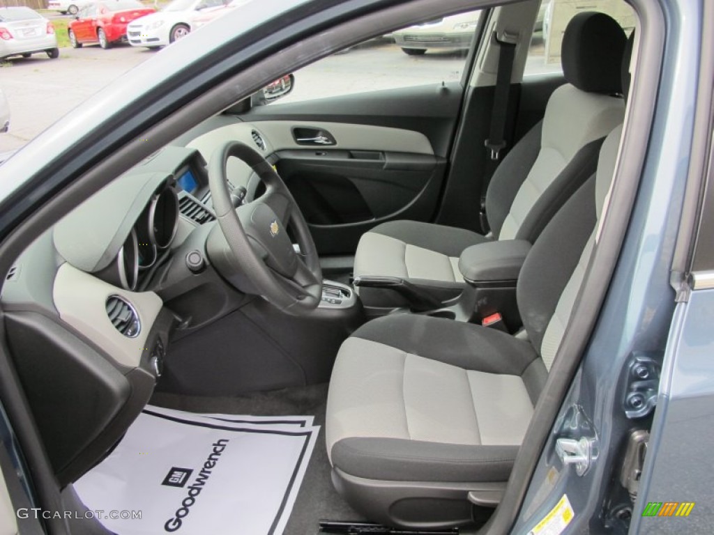 2012 Cruze LS - Blue Granite Metallic / Jet Black/Medium Titanium photo #10