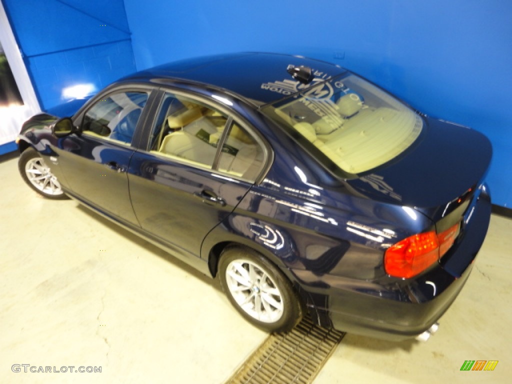 2010 3 Series 328i xDrive Sedan - Monaco Blue Metallic / Beige Dakota Leather photo #35