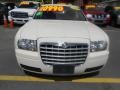 2006 Cool Vanilla Chrysler 300   photo #2