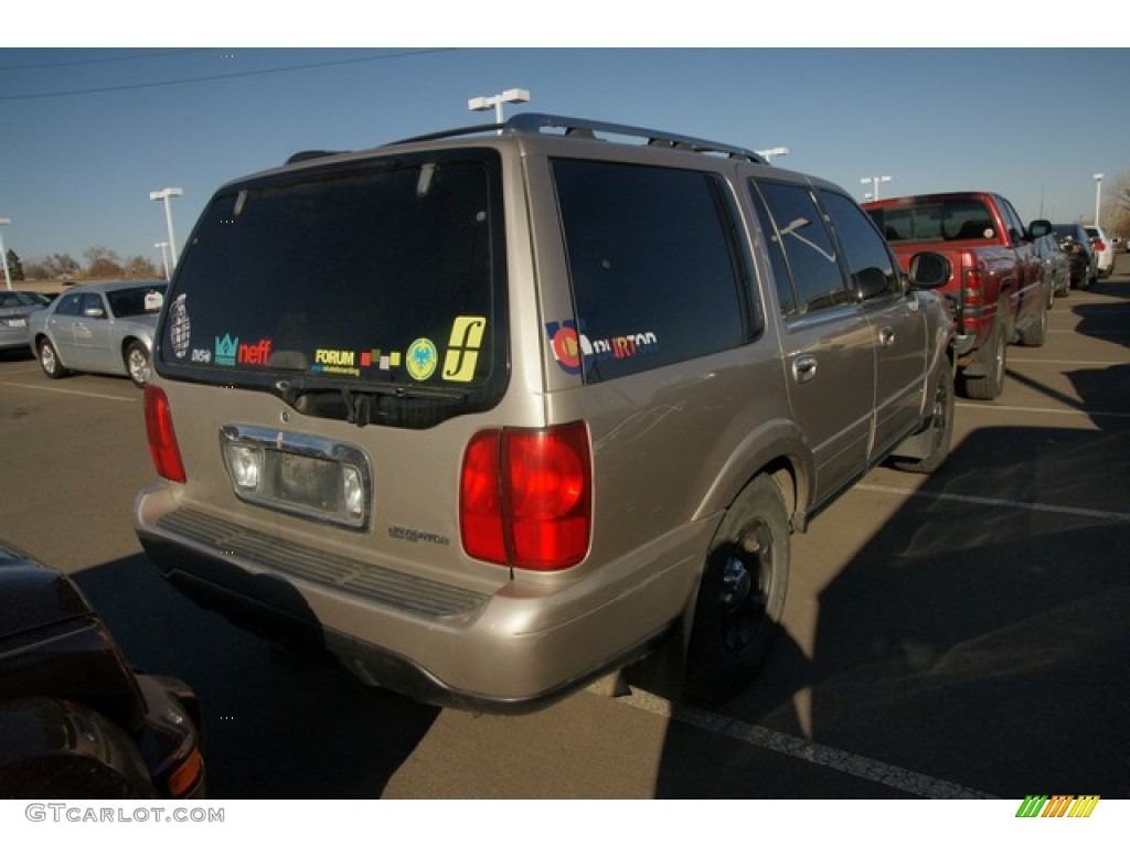 2000 Navigator 4x4 - Light Parchment Gold Metallic / Medium Parchment photo #2