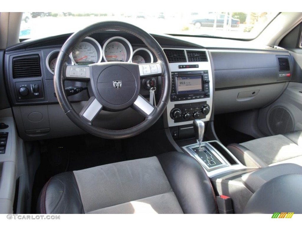2006 Dodge Magnum SRT-8 Dark Slate Gray/Light Slate Gray Dashboard Photo #62145070